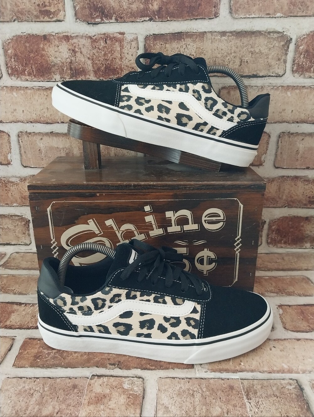 Pre-owned Vans Ward Deluxe Lows